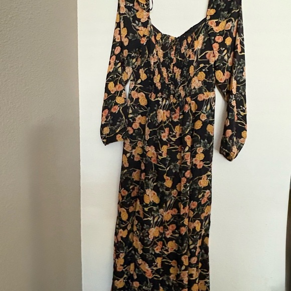 Dress Forum Orange Sheath Dress with Bishop Sleeves - Picture 4 of 5